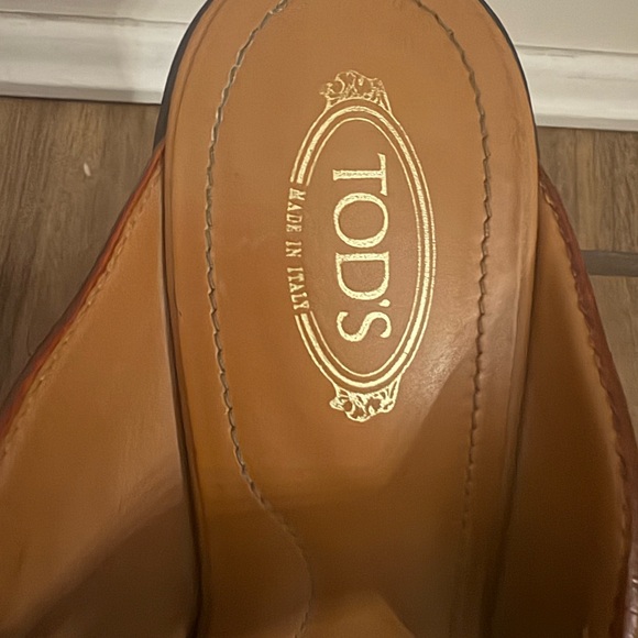 Tod's Tan Leather Sandals with Adjustable Straps - Picture 2 of 5
